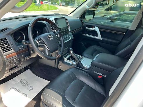 Toyota Land Cruiser 2018 - фото 9