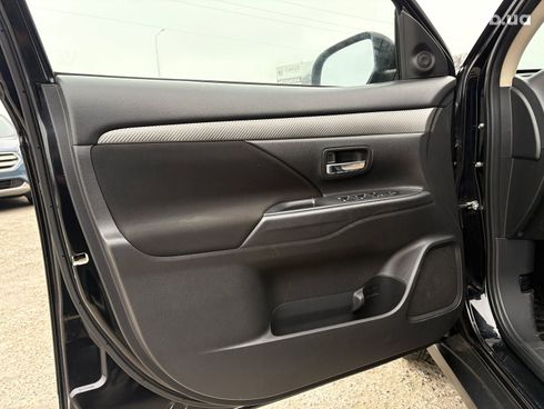 Mitsubishi Outlander 2017 черный - фото 16
