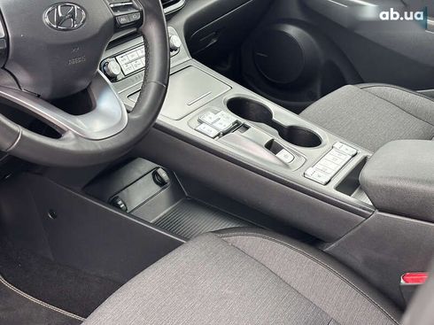 Hyundai Kona Electric 2021 - фото 18