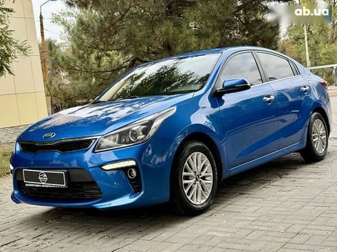 Kia Rio 2018 - фото 2