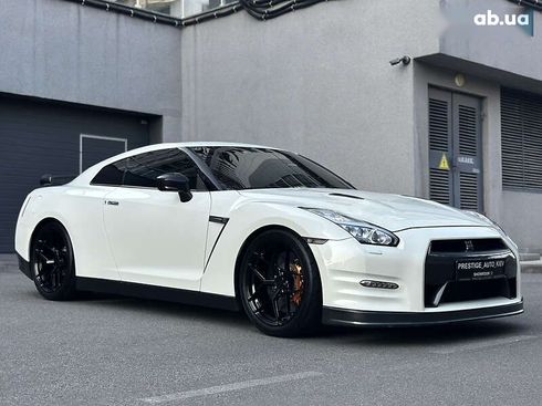 Nissan GT-R 2013 - фото 12
