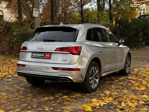 Audi Q5 2024 серый - фото 7