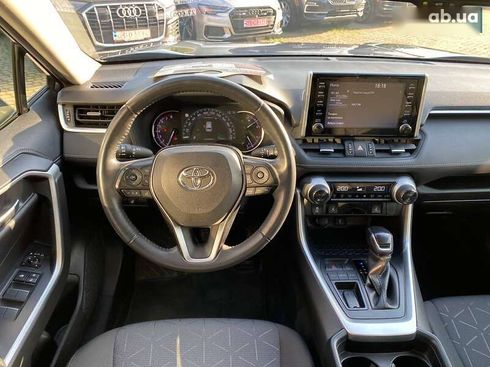 Toyota RAV4 2020 - фото 8