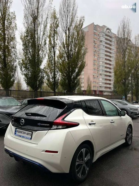 Nissan Leaf 2019 - фото 9