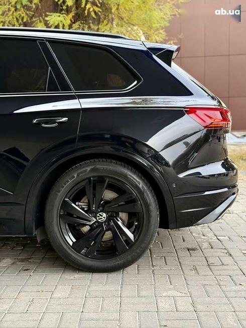 Volkswagen Touareg 2022 - фото 21