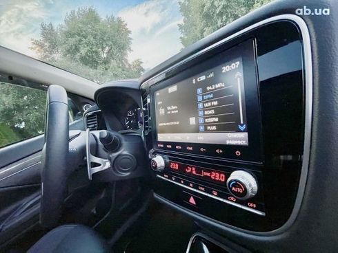 Mitsubishi Outlander 2020 - фото 19