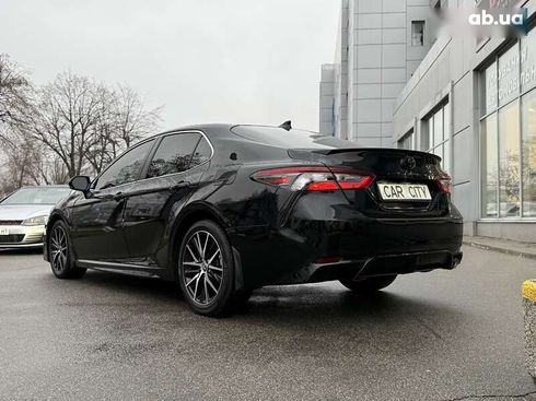 Toyota Camry 2023 - фото 5