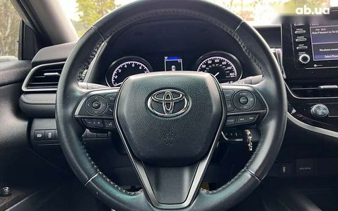 Toyota Camry 2021 - фото 16
