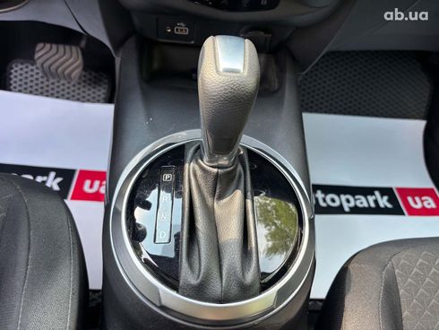 Nissan Juke 2021 красный - фото 22