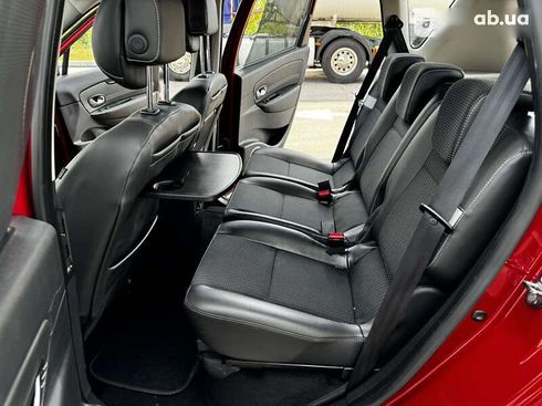 Renault Scenic 2011 - фото 17