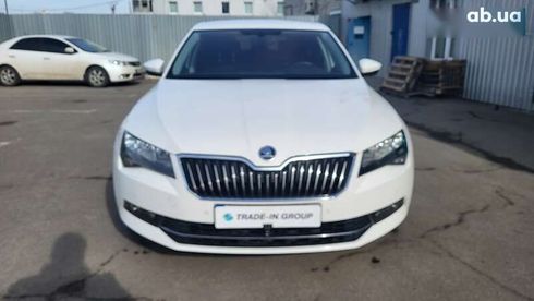 Skoda Superb 2019 - фото 12