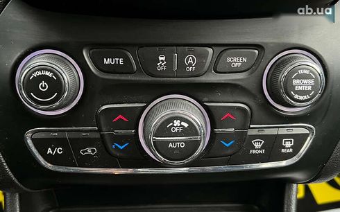 Jeep Cherokee 2019 - фото 15