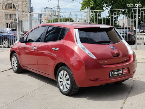 Nissan Leaf 2014 красный - фото 4