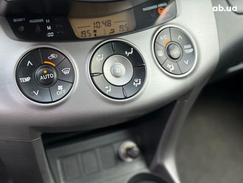 Toyota RAV4 2007 черный - фото 25