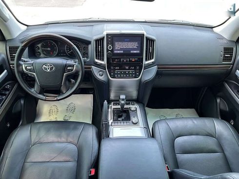 Toyota Land Cruiser 2018 - фото 16