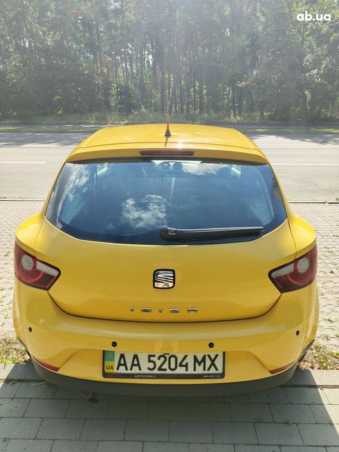 SEAT Ibiza 2010 желтый - фото 5