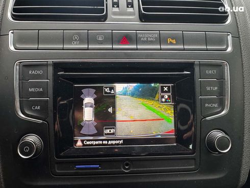 Volkswagen Polo 2015 белый - фото 18