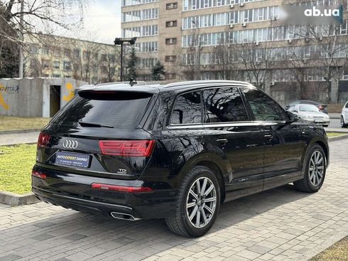 Audi Q7 2017 - фото 27