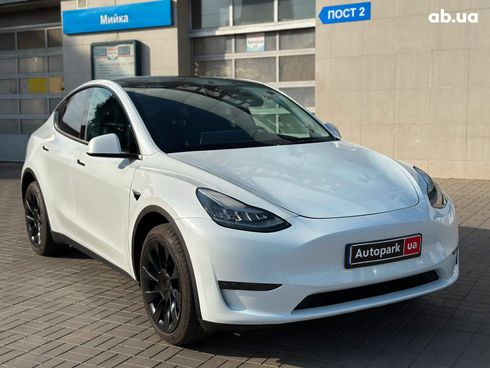 Tesla Model Y 2022 белый - фото 3