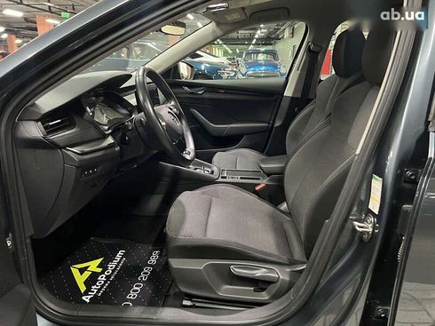 Skoda Octavia 2021 - фото 16