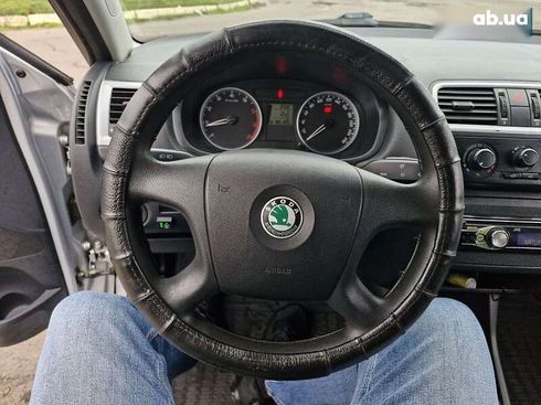 Skoda Fabia 2008 - фото 20
