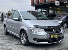 Продаж вживаних Volkswagen Touran 2010 року в Чернівцях - купити на Автобазарі