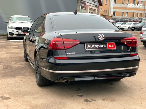 Volkswagen Passat 2018 черный - фото 7