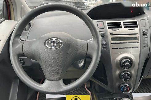 Toyota Yaris 2010 - фото 18