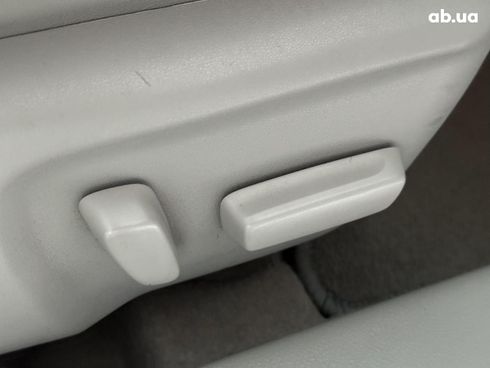 Toyota Camry 2015 серый - фото 27