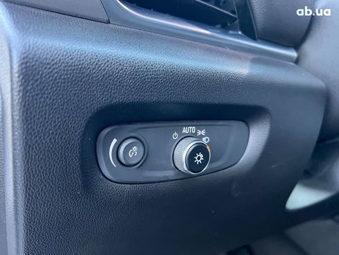 Chevrolet Traverse 2017 серый - фото 19