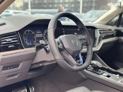 Volkswagen Touareg 2020 - фото 17