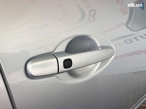 Toyota Auris 2012 - фото 23