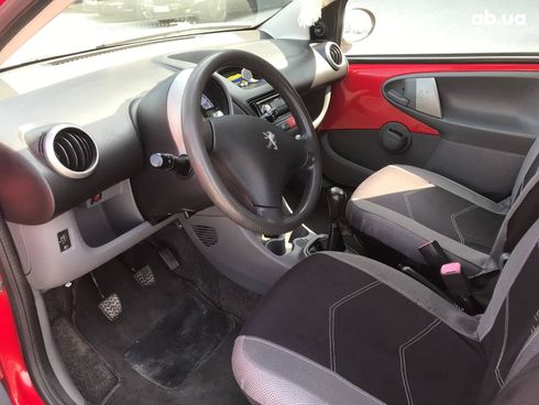 Peugeot 107 2008 красный - фото 12