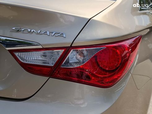 Hyundai Sonata 2010 бежевый - фото 9
