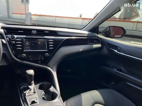 Toyota Camry 2019 - фото 24