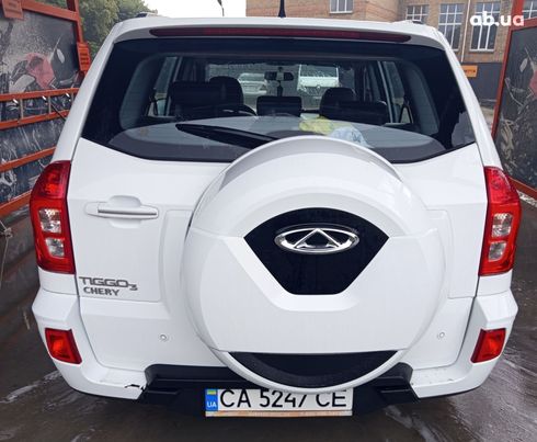 Chery Tiggo 3 2017 белый - фото 8