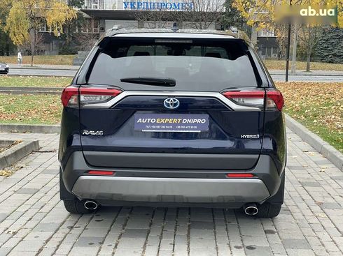 Toyota RAV4 2019 - фото 11