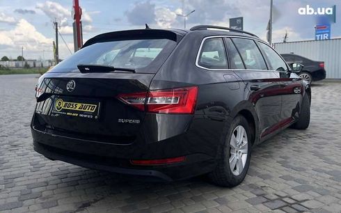 Skoda Superb 2019 - фото 7