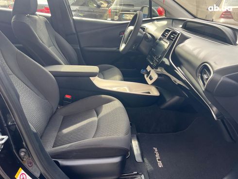 Toyota Prius 2016 черный - фото 42