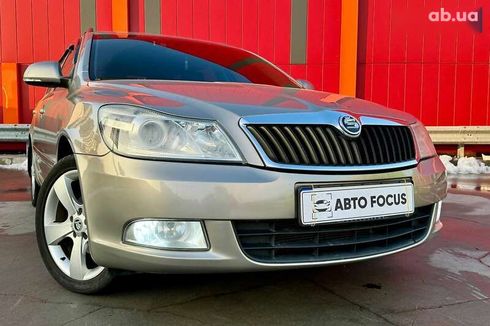 Skoda Octavia 2010 - фото 2