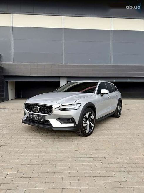 Volvo V60 Cross Country 2024 - фото 15
