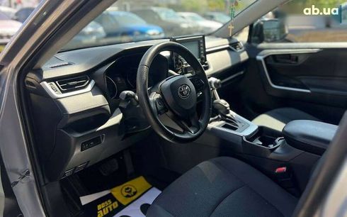 Toyota RAV4 2020 - фото 9