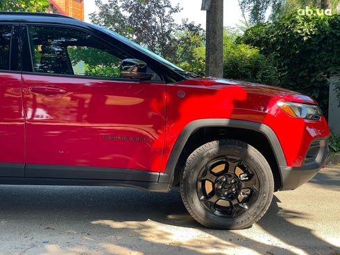 Jeep Compass 2023 красный - фото 6