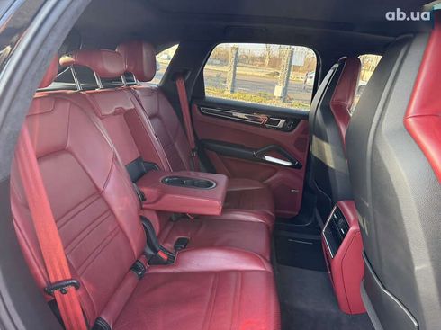 Porsche Cayenne 2019 - фото 26