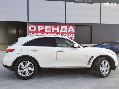 Infiniti QX70 2013 белый - фото 15