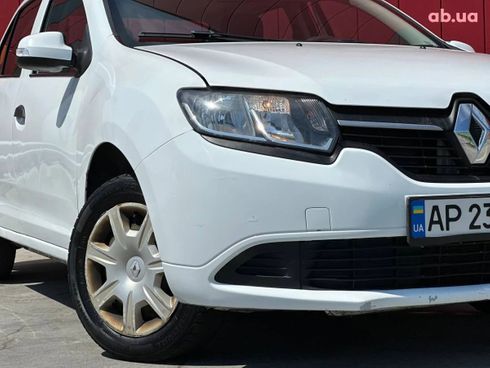Renault Logan 2016 - фото 10