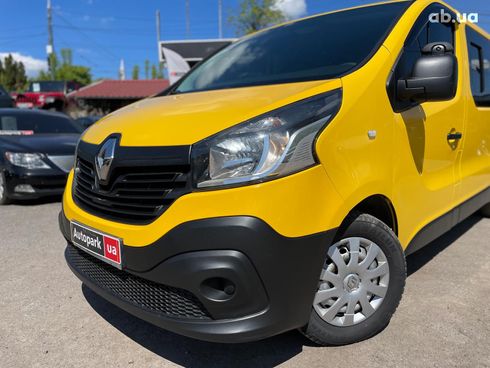 Renault Trafic 2017 желтый - фото 2
