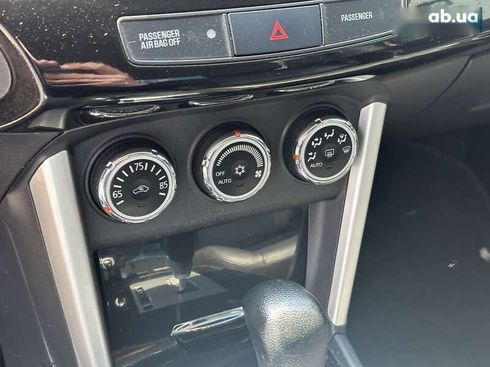Mitsubishi Lancer 2016 - фото 20