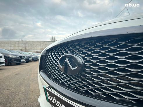 Infiniti Q50 2018 белый - фото 13