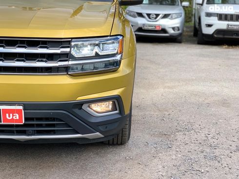 Volkswagen Atlas 2017 желтый - фото 11